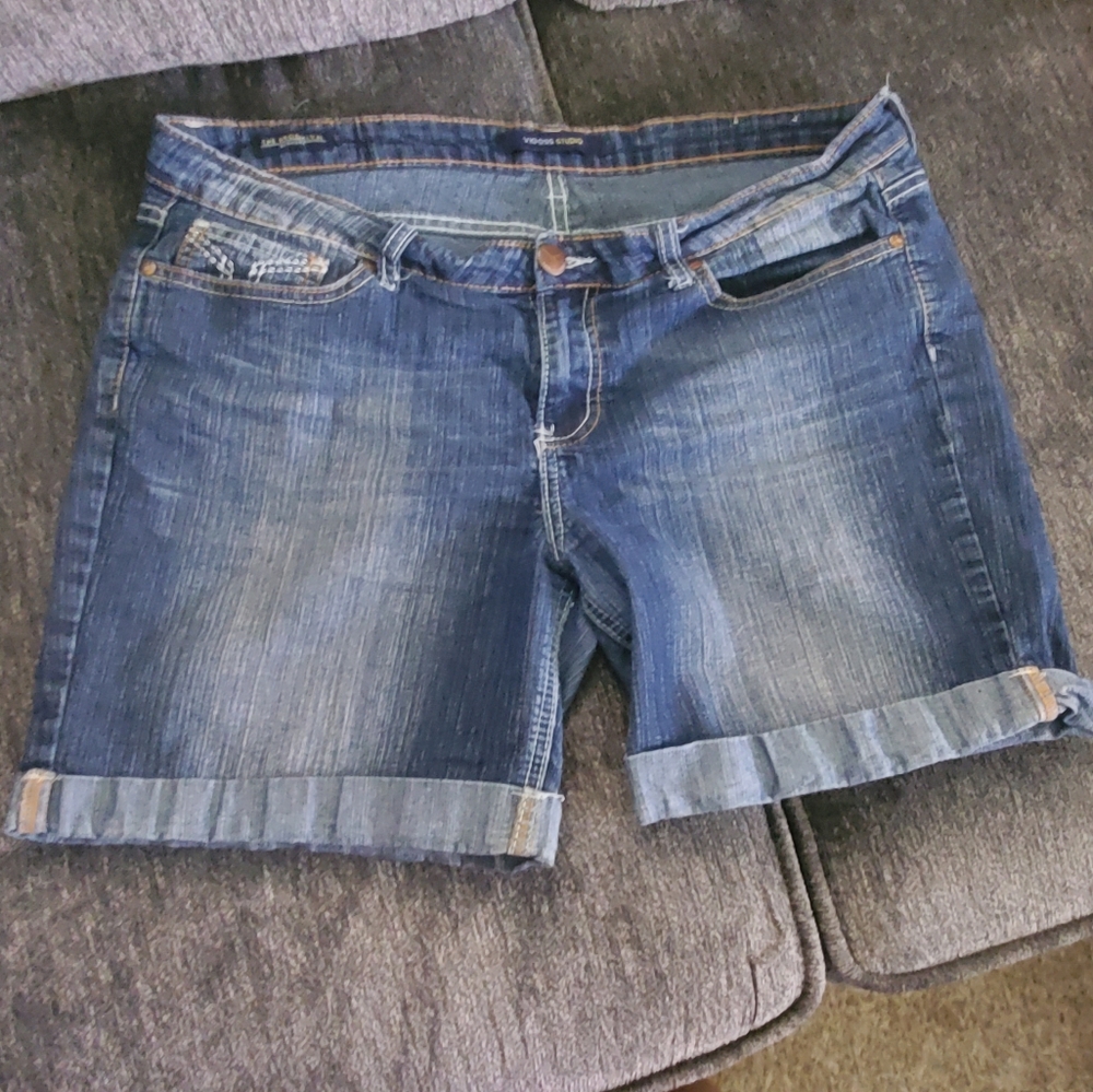 Vigoss bermuda ahorts size 32